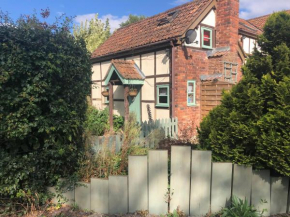 Soldiers Cottage, with HOT TUB, dog friendly, great views